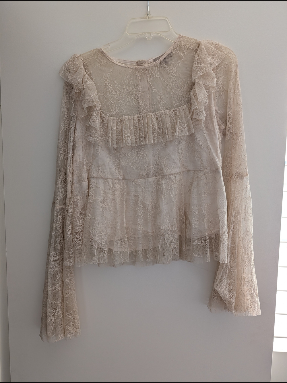 Women's Lace Ruffle Blouse With Bell Sleeves